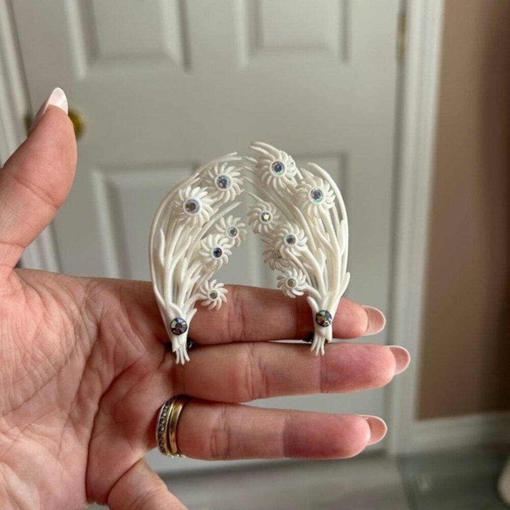 CELLULOID 1950 Elegant White clip ons Crystal Accents 💛